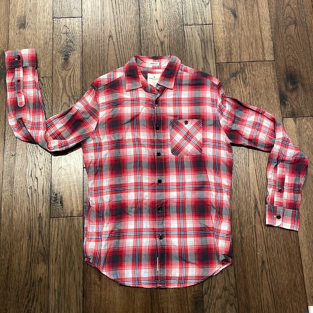 Men’s American Eagle button down shirt - Size Men’s Small